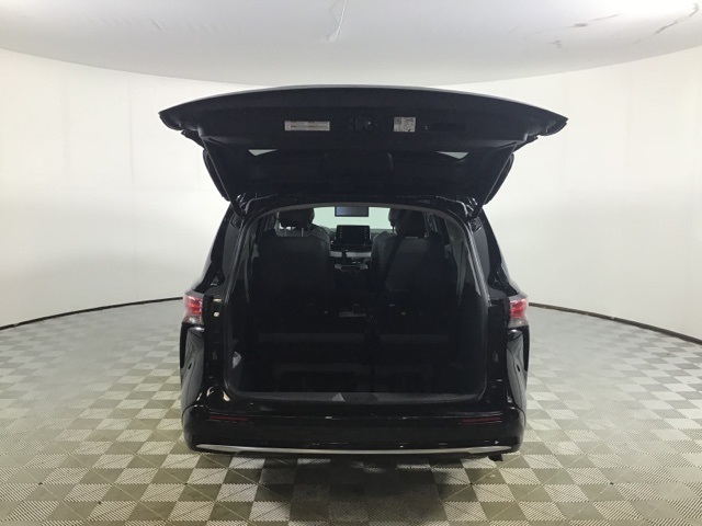 2022 Toyota Sienna Limited photo 18