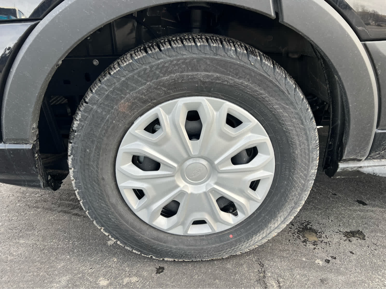 2024 Ford Transit Passenger Van XLT - Photo 13