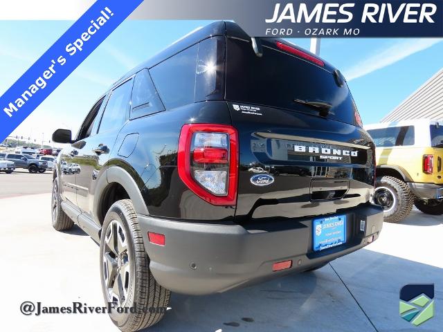 2024 Ford Bronco Sport Outer Banks photo 2