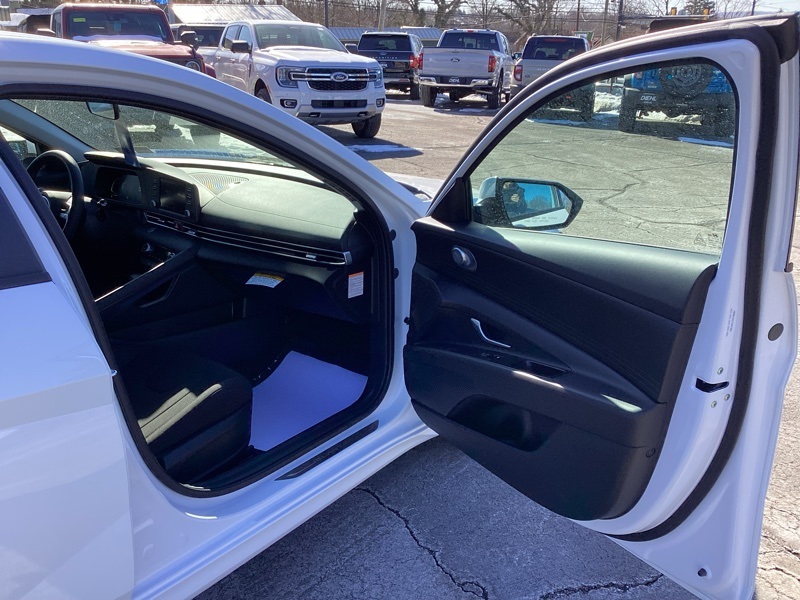 2025 Hyundai Elantra Hybrid Blue photo 14