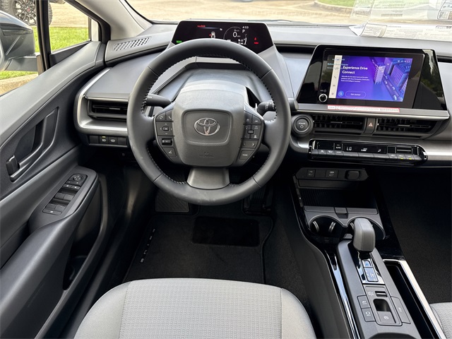 2025 Toyota Prius LE photo 14