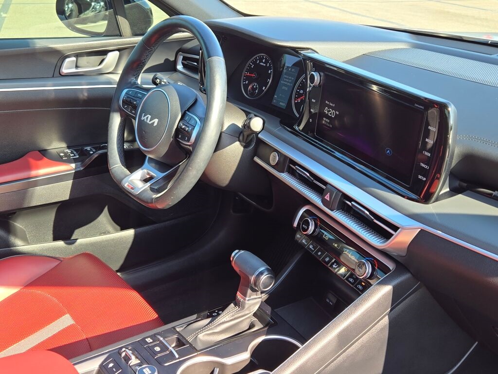 2022 Kia K5 GT-Line photo 4