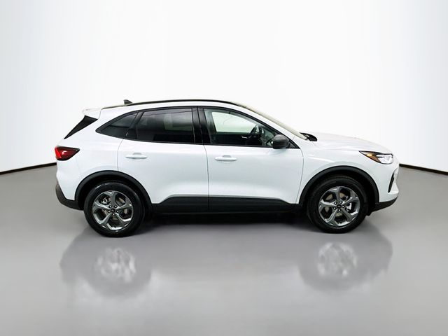 2025 Ford Escape ST-Line photo 8