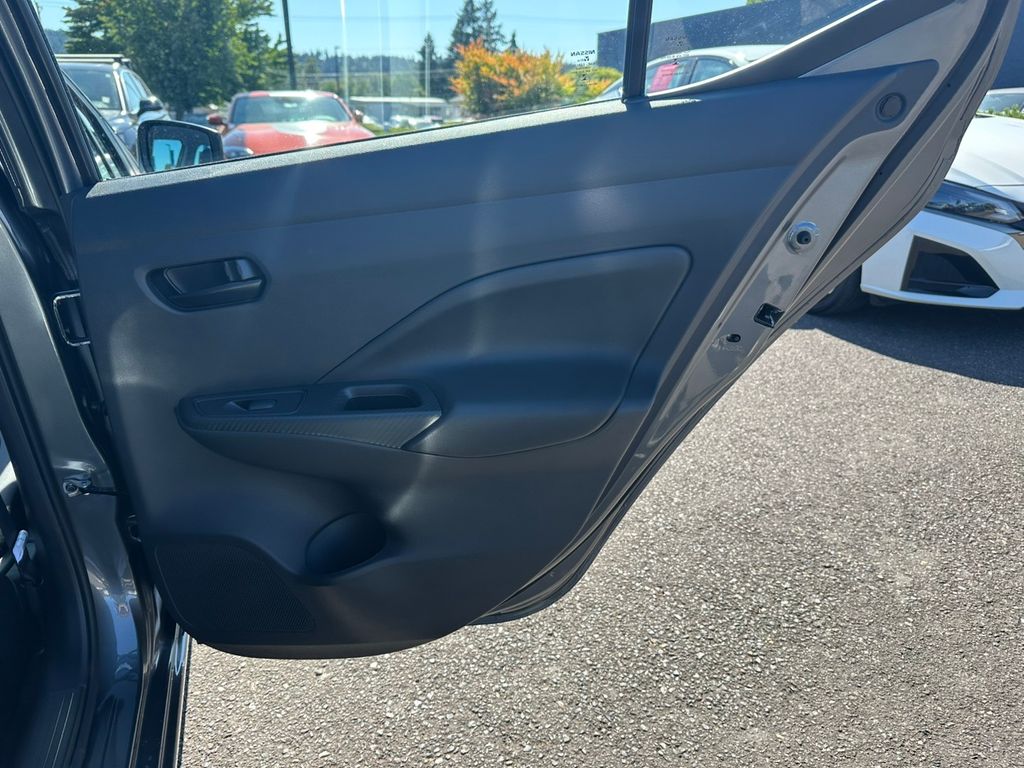 2025 Nissan Versa 1.6 S photo 25