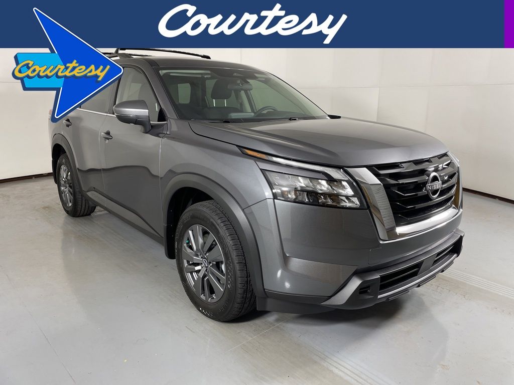 2025 Nissan Pathfinder SV's photo