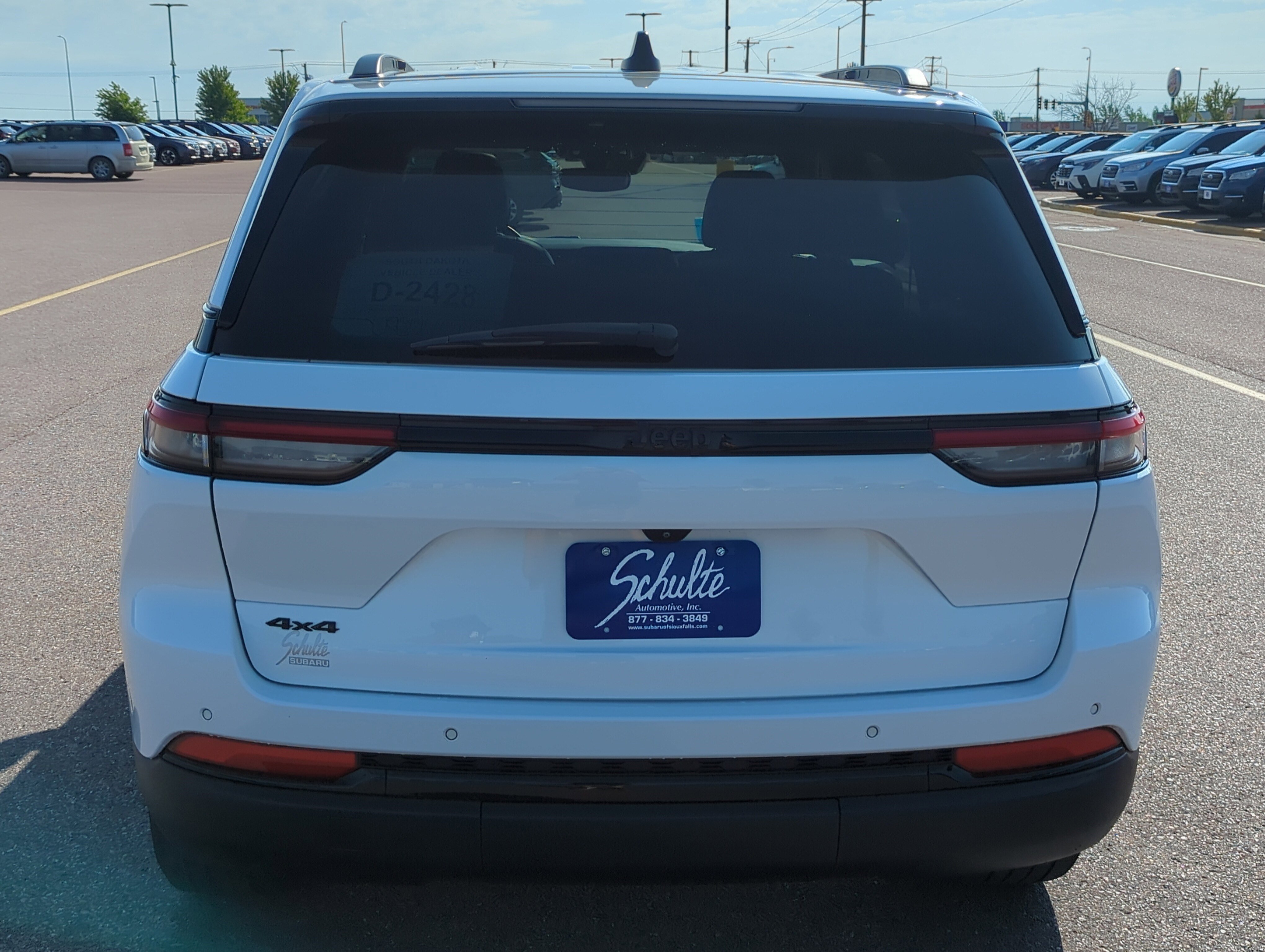 2022 Jeep Grand Cherokee Altitude photo 2