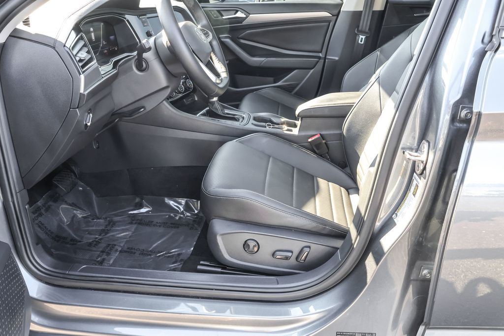 2023 Volkswagen Jetta 1.5T SE photo 14