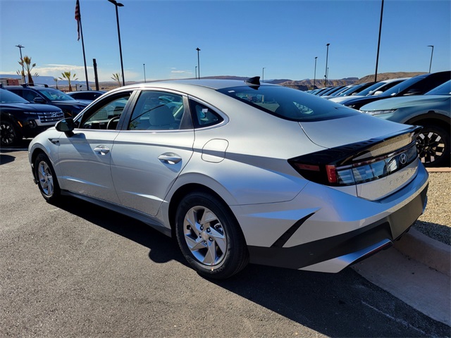2025 Hyundai Sonata SE photo 4