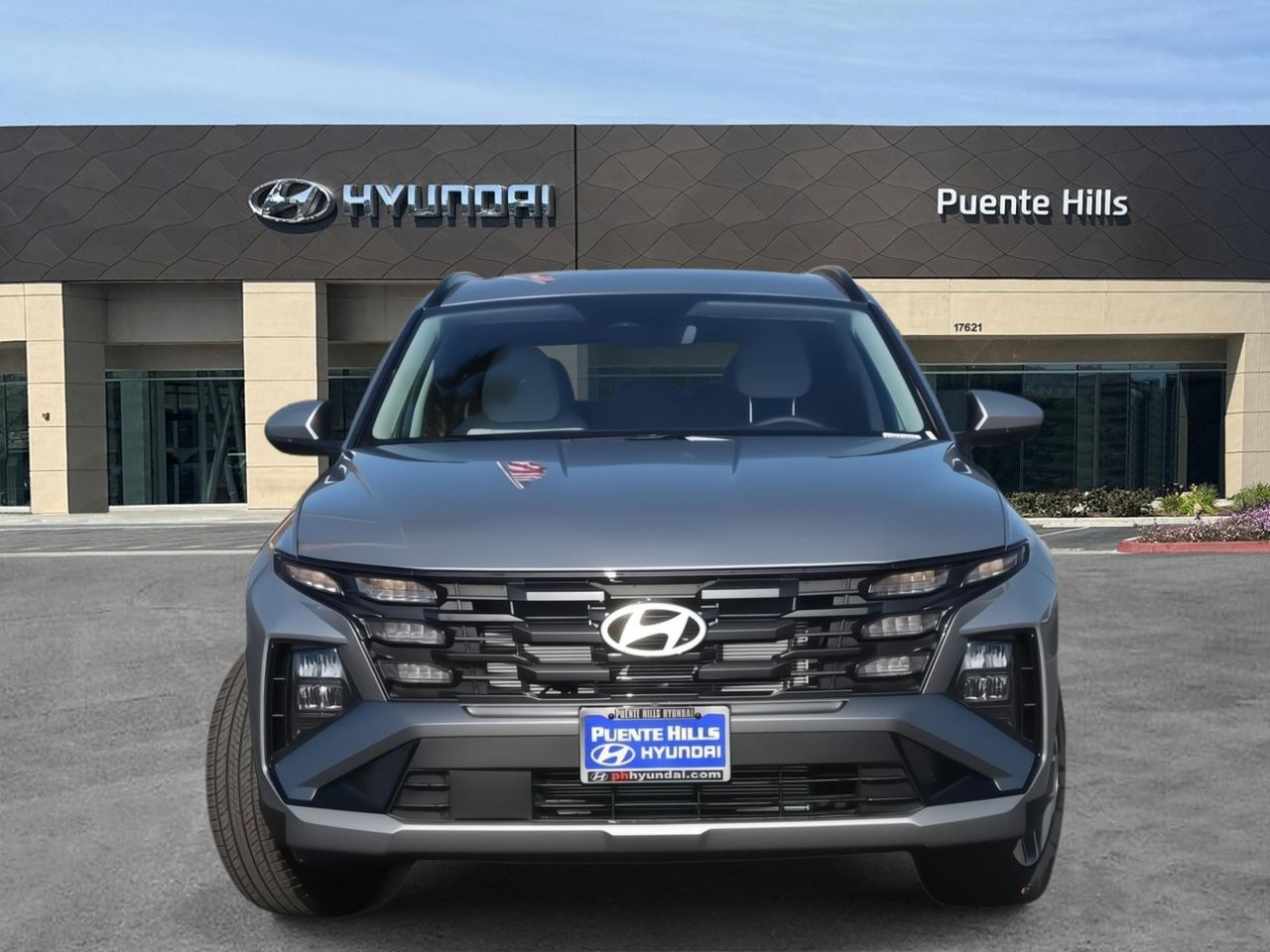 2025 Hyundai Tucson SEL photo 2