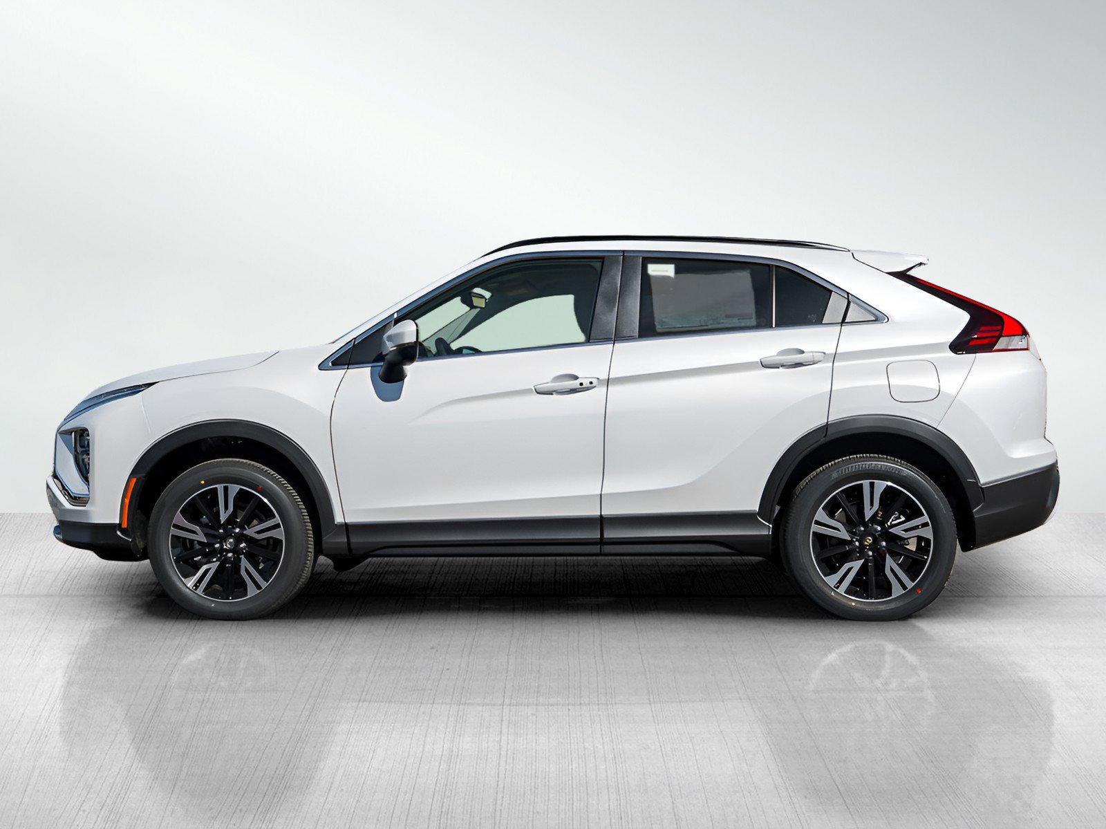 2025 Mitsubishi Eclipse Cross SE photo 3