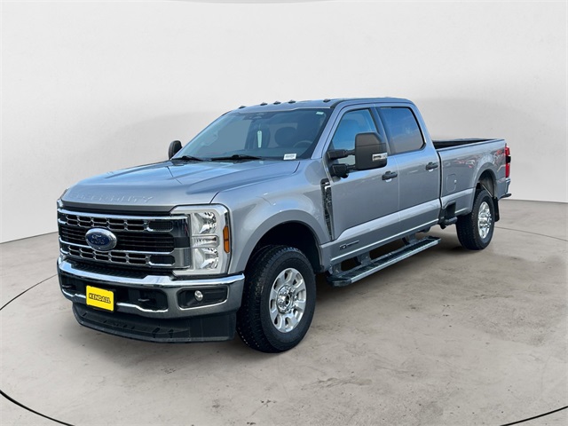 2024 Ford F-350 Super Duty XLT's photo