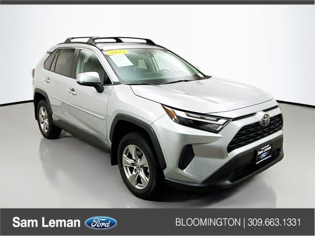 2023 Toyota RAV4 XLE's photo
