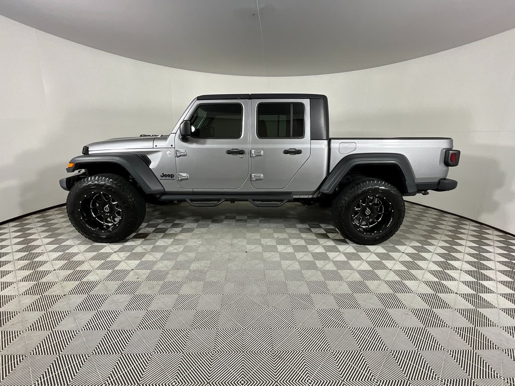 2020 Jeep Gladiator Sport photo 2