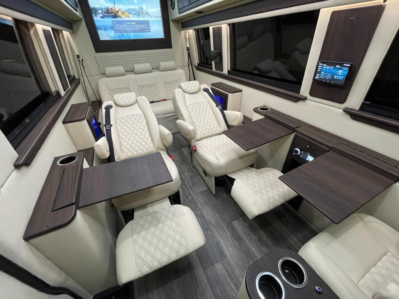 2023 Mercedes Benz Sprinter 3500 photo 2