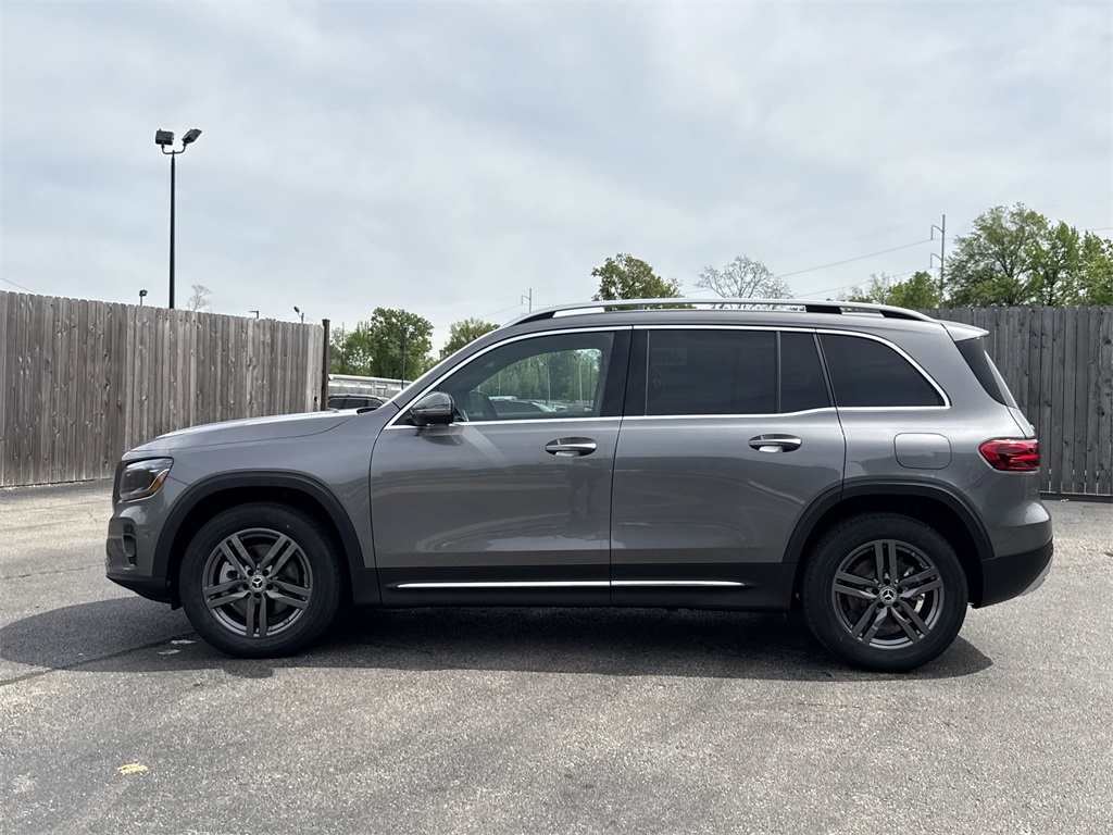 2025 Mercedes Benz GLB 250 photo 2