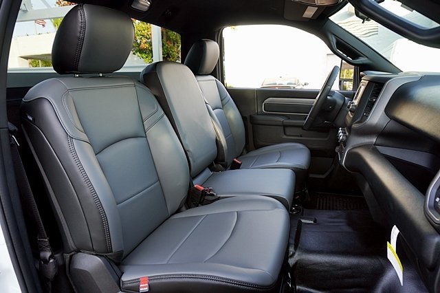 New 2024 Bright White Clear-Coat Exterior Paint RAM Tradesman image 20