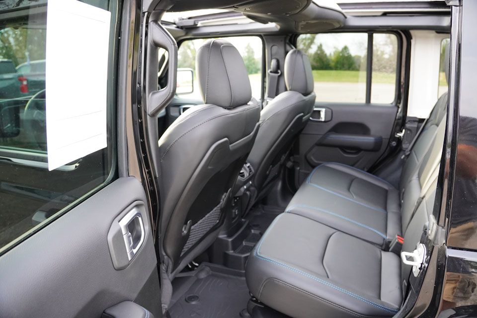 2024 Jeep Wrangler Rubicon 4xe photo 16