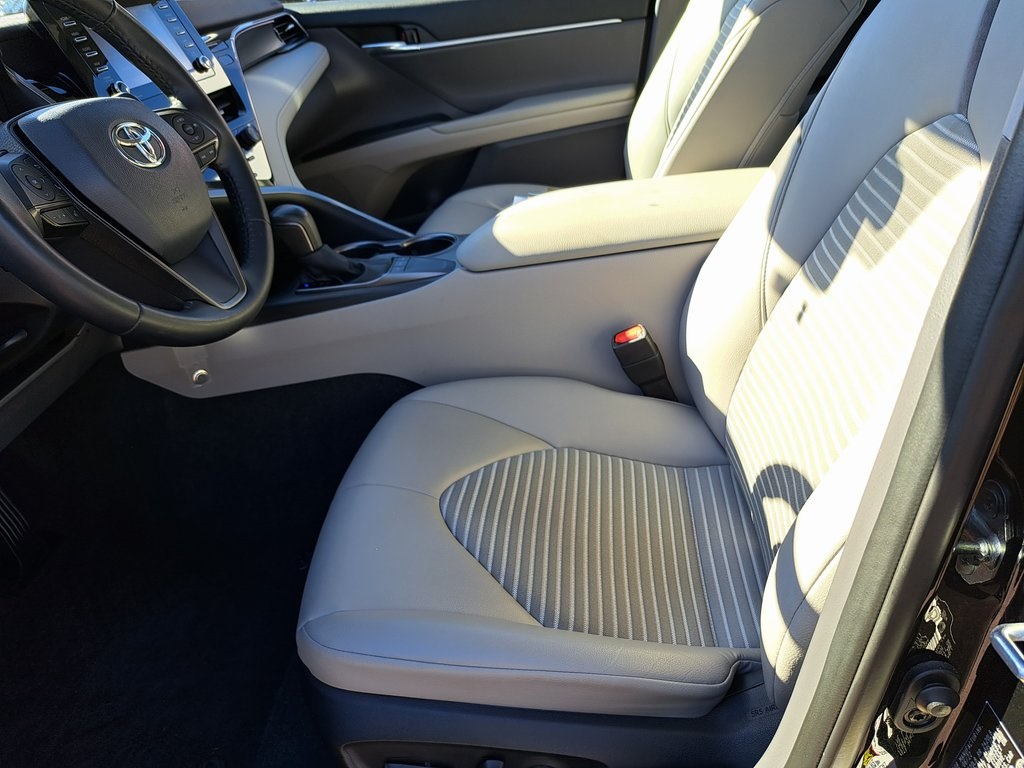 2022 Toyota Camry SE photo 25