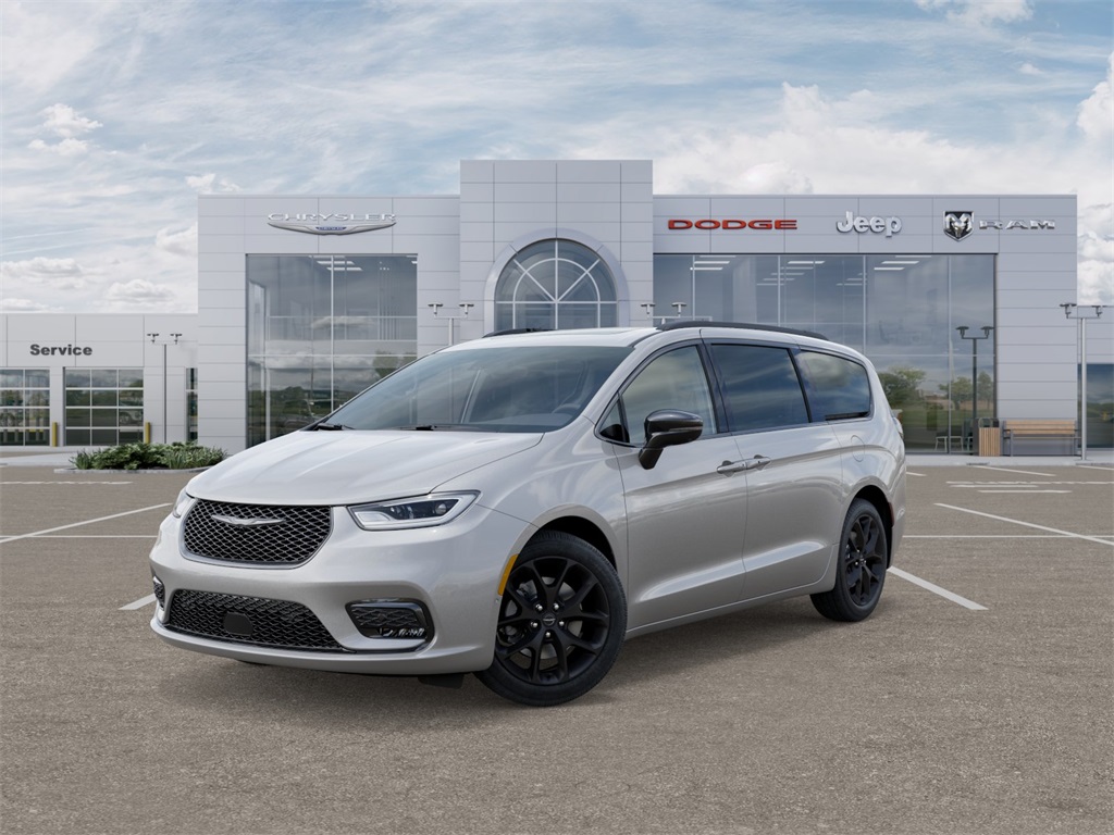 2026 Chrysler Pacifica Limited's photo
