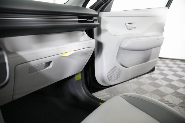 2026 Hyundai Kona SEL photo 13