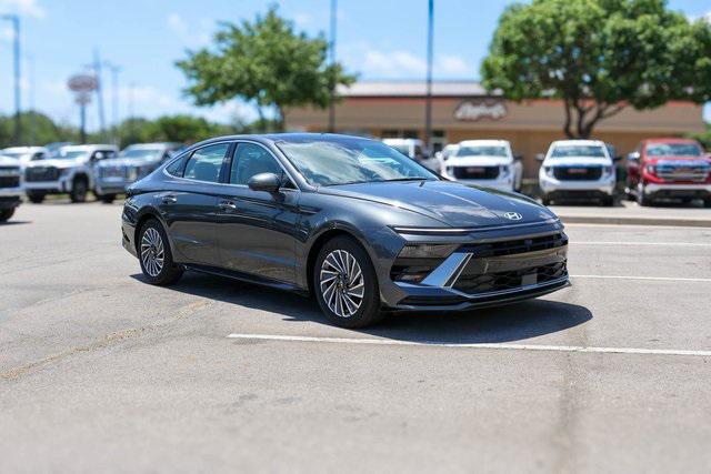 New 2025 Gray Hyundai Limited image 1
