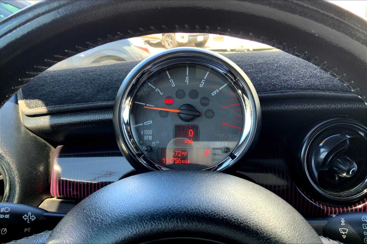 2012 Mini Clubman Base photo 19