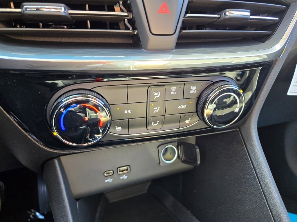 2026 Buick Encore GX Sport Touring photo 21