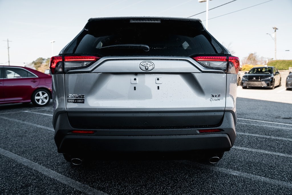 2025 Toyota RAV4 Hybrid XLE photo 4