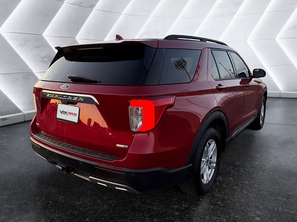 2020 Ford Explorer XLT photo 2