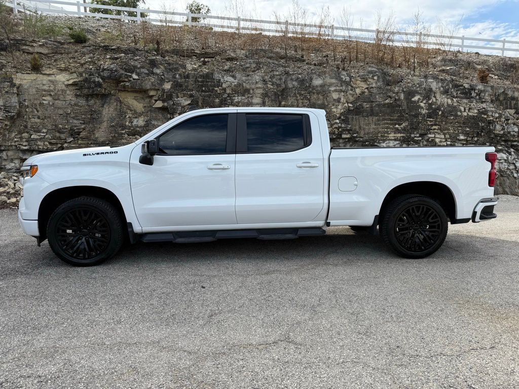 2022 Chevrolet Silverado 1500 RST photo 3