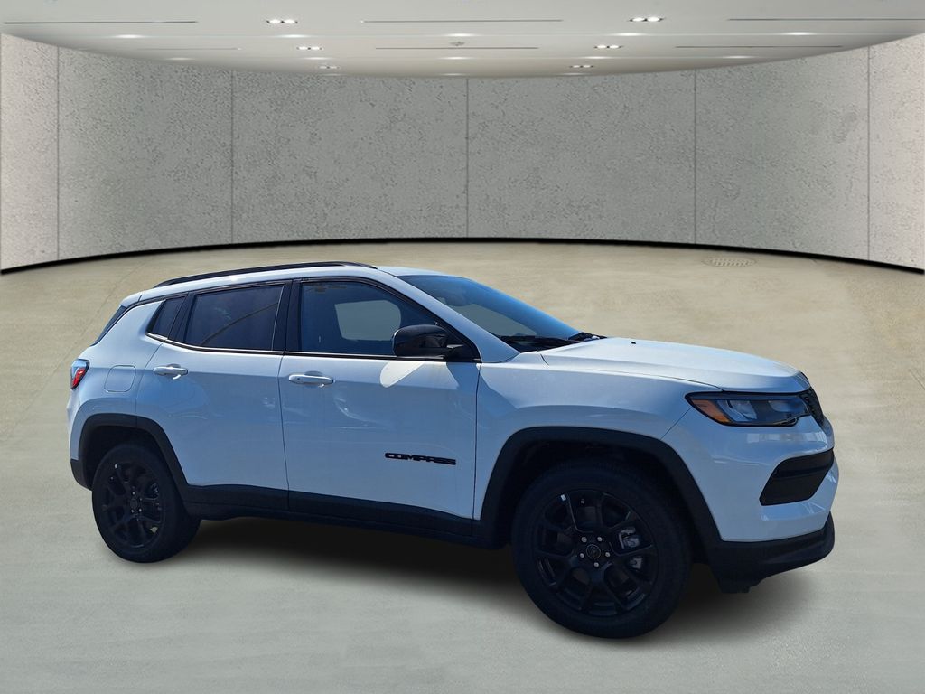 2026 Jeep Compass Latitude photo 3