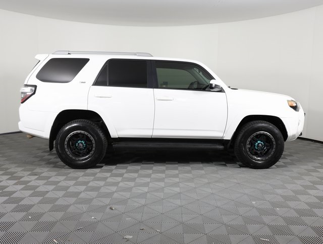 2016 Toyota 4Runner Base photo 4