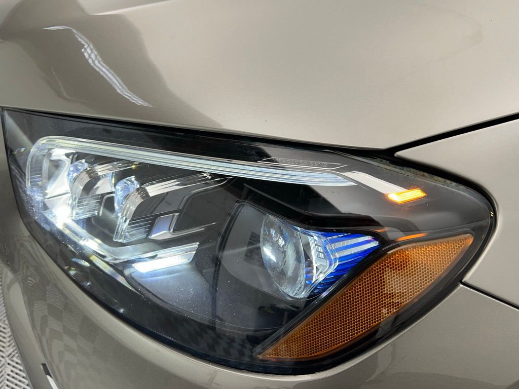 2022 Mercedes Benz GLS 450 4MATIC photo 4