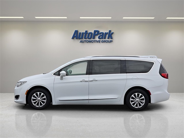 2018 Chrysler Pacifica Touring L photo 4