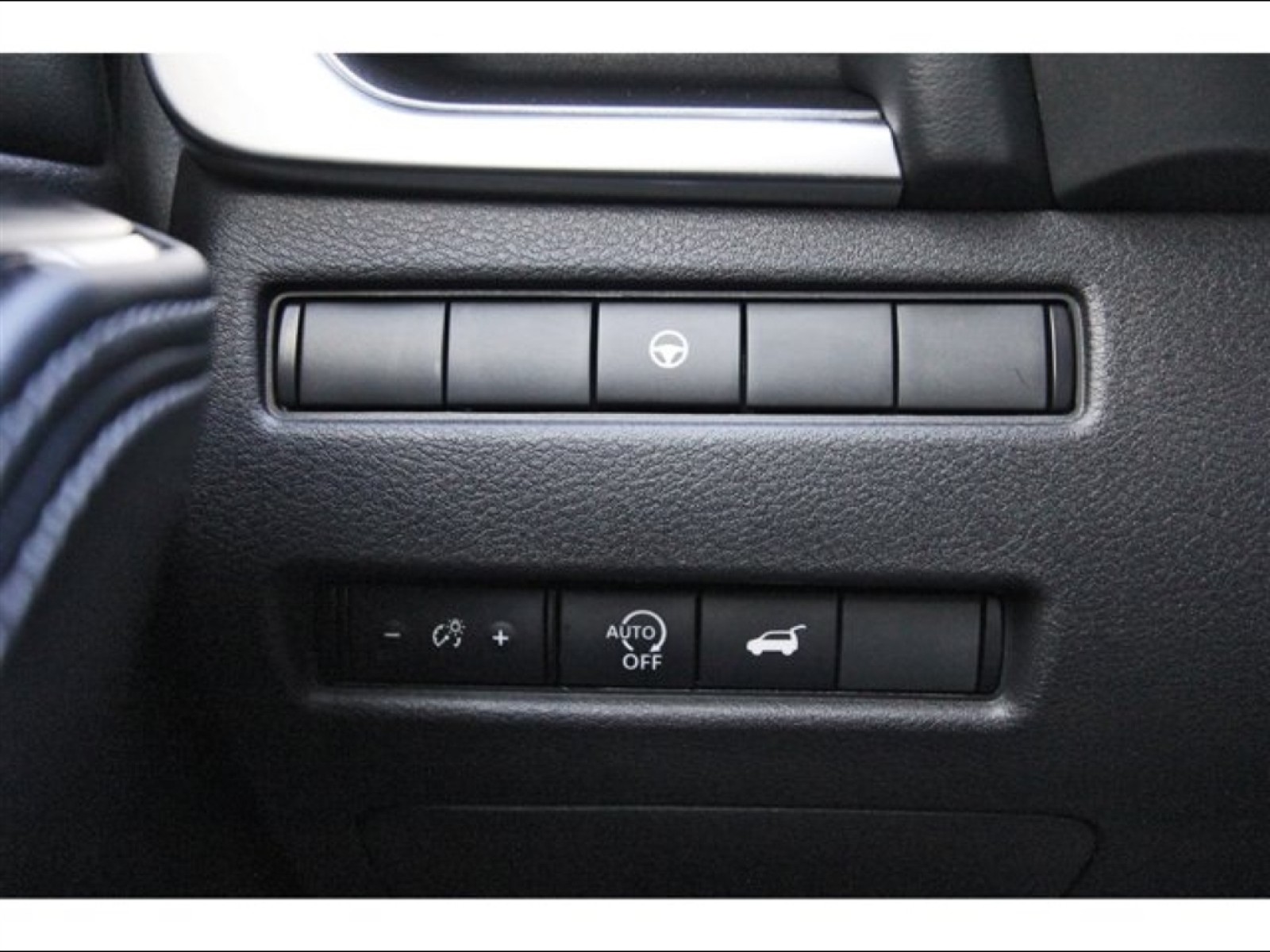 2025 Nissan Rogue SV Silver at Robbins Nissan