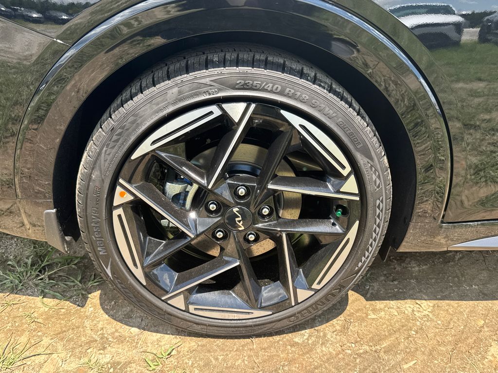 2025 Kia K4 GT-Line photo 16
