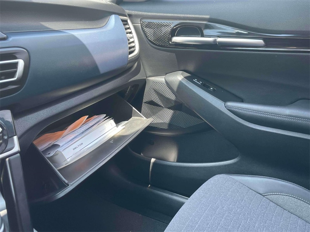 2021 Kia Seltos S photo 31