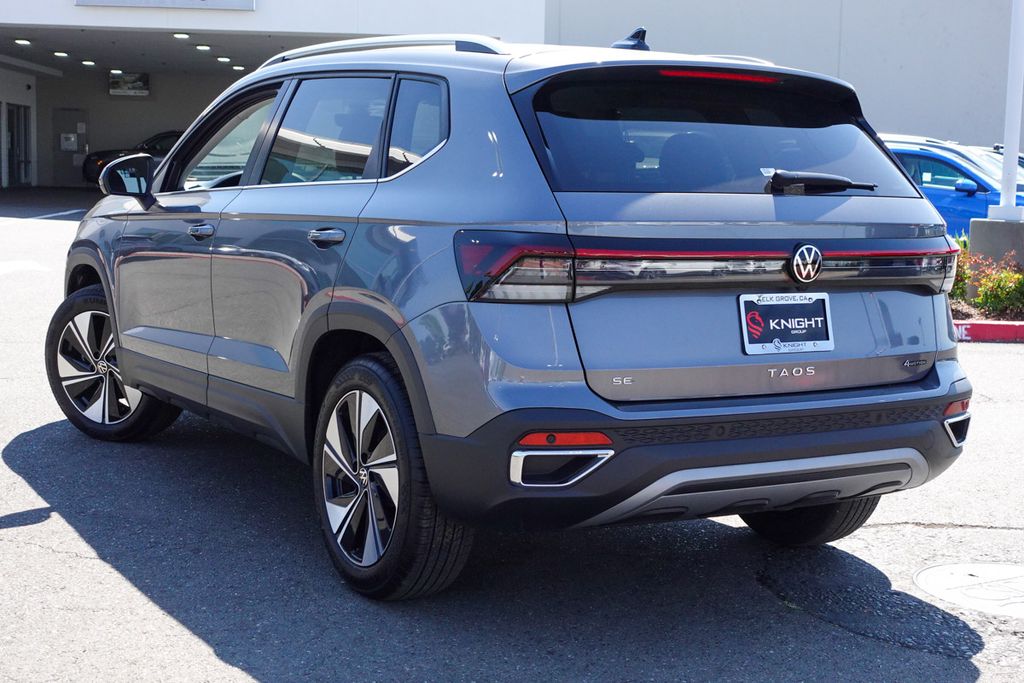 2025 Volkswagen Taos SE photo 7