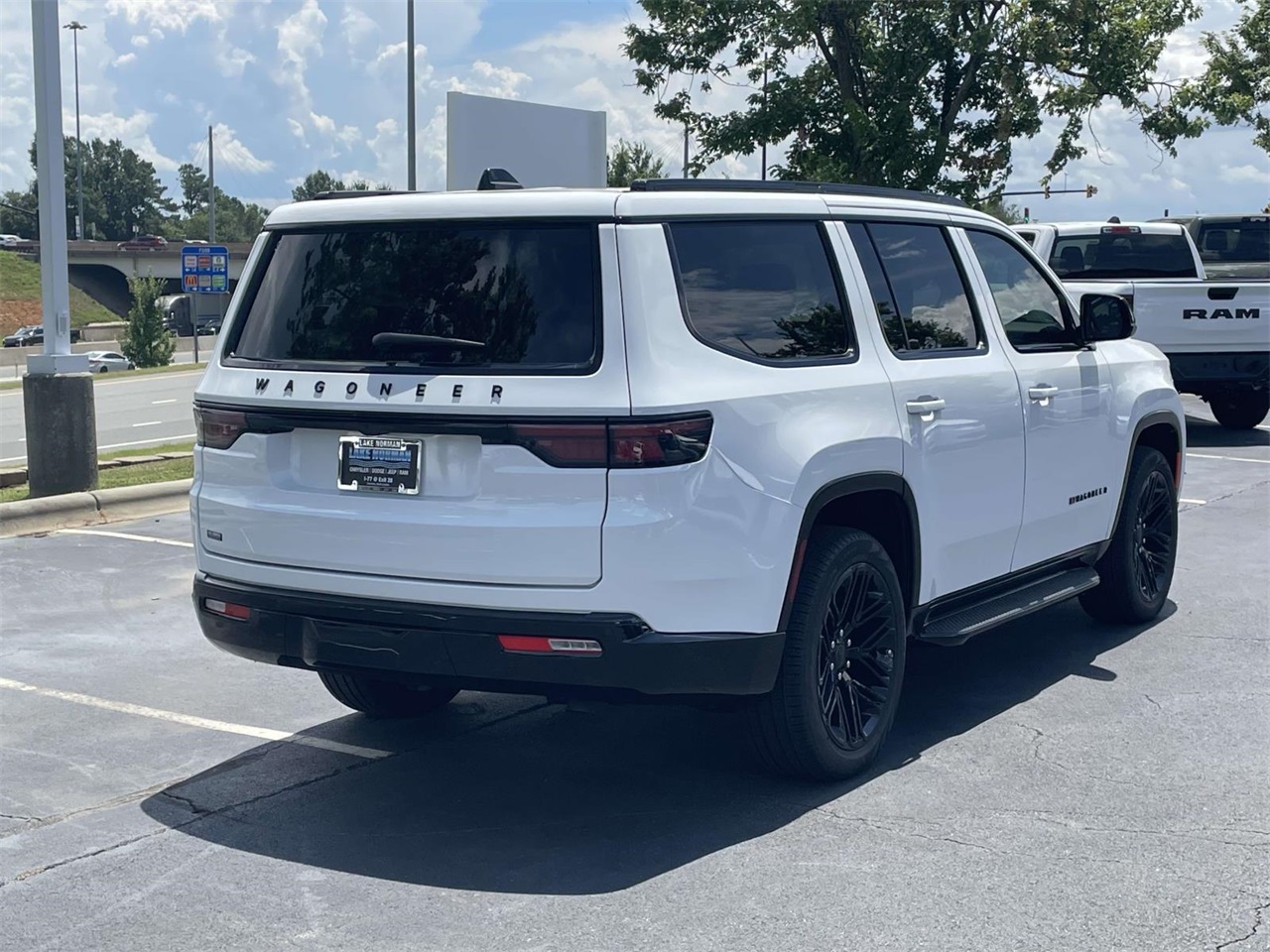2025 Jeep Wagoneer Series II Carbide photo 4