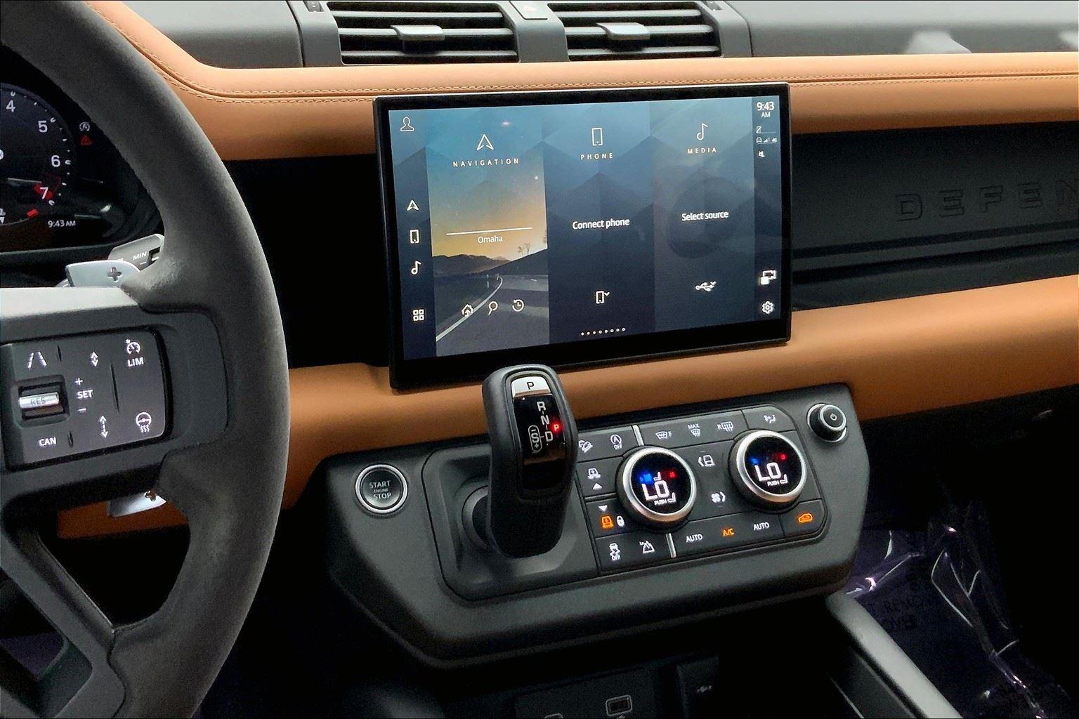 2023 Land Rover Defender V8 photo 4