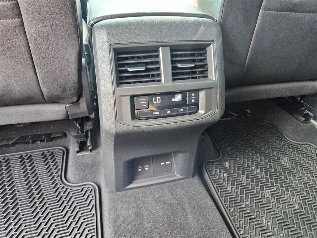 2023 Volkswagen Atlas V6 SEL photo 26