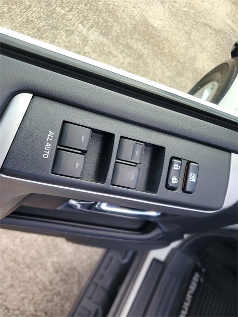 2017 Toyota 4Runner SR5 Premium photo 17