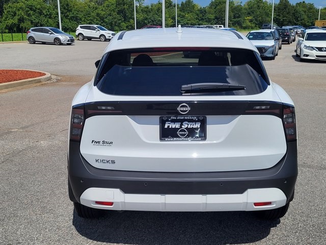 2025 Nissan Kicks SV photo 2