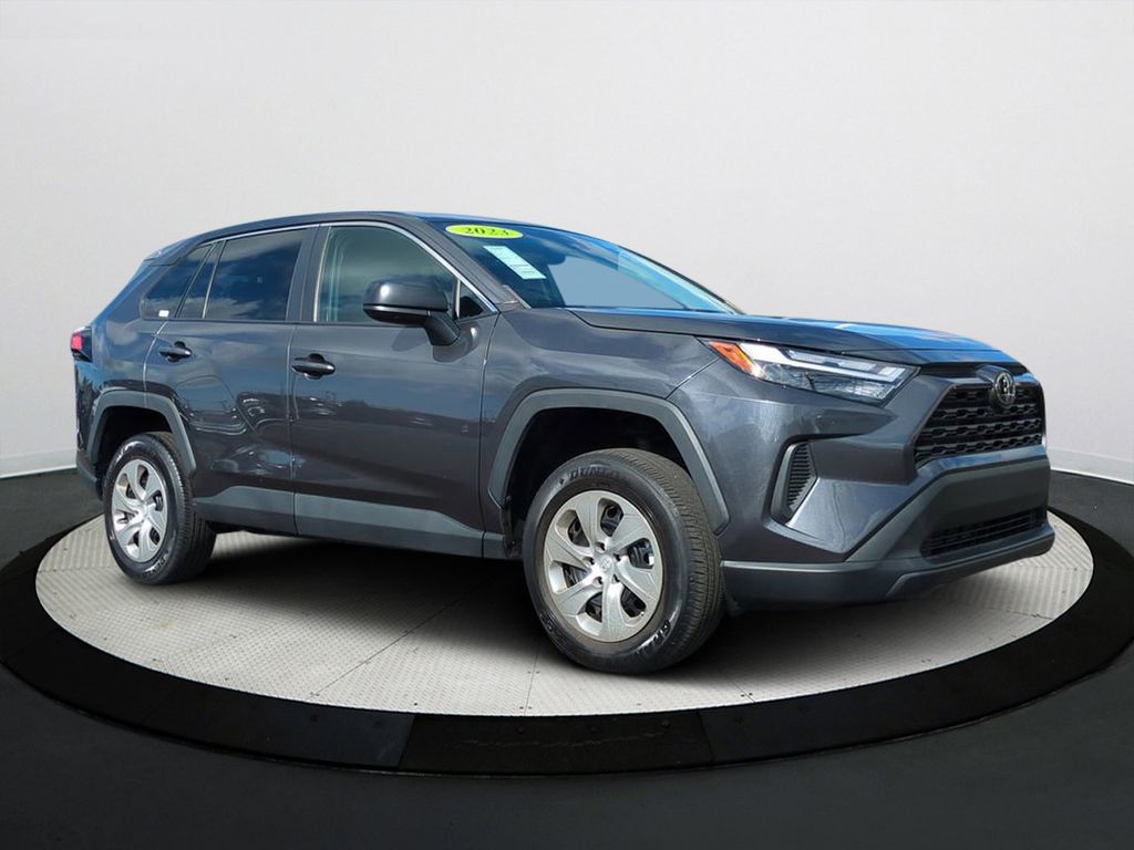 2023 Toyota RAV4 LE photo 2