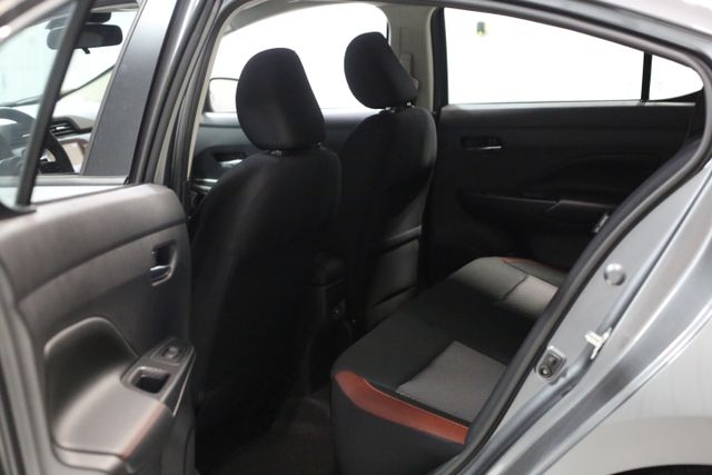 2025 Nissan Versa SR photo 15