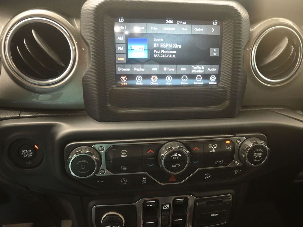 2019 Jeep Wrangler Unlimited Sahara photo 4