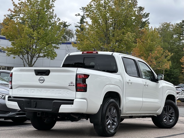 2025 Nissan Frontier Crew Cab SV photo 5