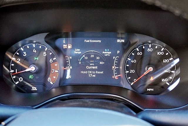 New 2026 Bright White Clear-Coat Exterior Paint Jeep Latitude image 34