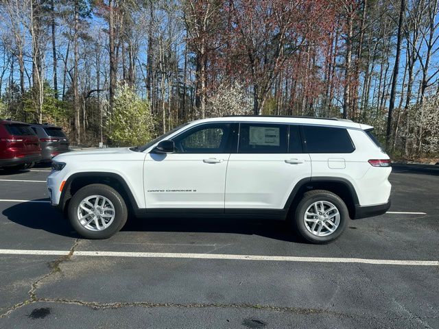 2025 Jeep Grand Cherokee Laredo photo 6