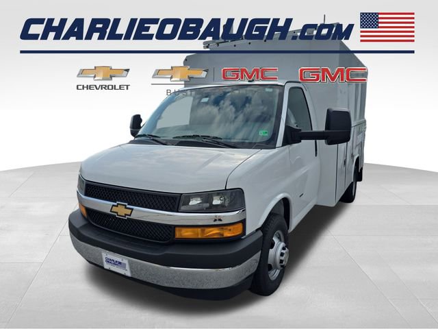 2025 Chevrolet Express Cutaway Base's photo